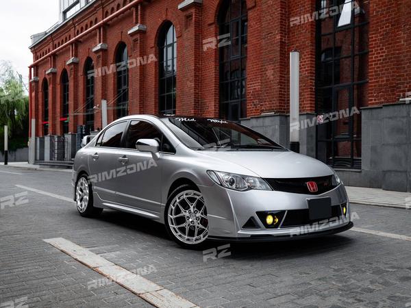 HONDA CIVIC НА ЛИТЫХ ДИСКАХ В СТИЛЕ Vossen HFX-1 R18 - Фото № 1
