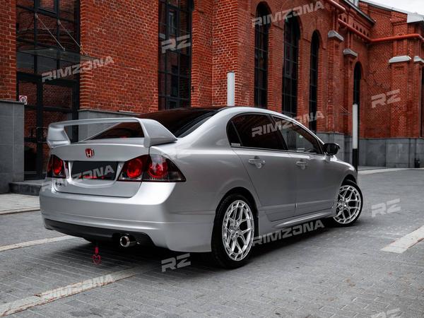 HONDA CIVIC НА ЛИТЫХ ДИСКАХ В СТИЛЕ Vossen HFX-1 R18 - Фото № 6