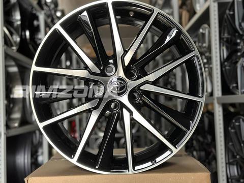 Литой диск В стиле Toyota Camry XV70 New R18 8J 5x114.3 ET45 dia 60.1