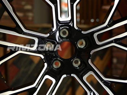 Литой диск REPLIKA BU LUMMA R19 8.5J 5x112 ET30 dia 66.6 - Фото вживую №4
