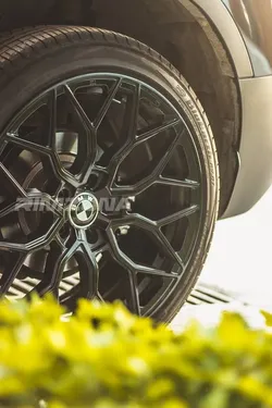 Литой диск В СТИЛЕ VOSSEN HF-2 R19 8.5J 5x114.3 ET40 dia 67.1 - Фото вживую на авто №2