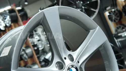 Литой диск В стиле BMW 128 Style R19 9J 5x120 ET24 dia 72.6 - Фото вживую №5