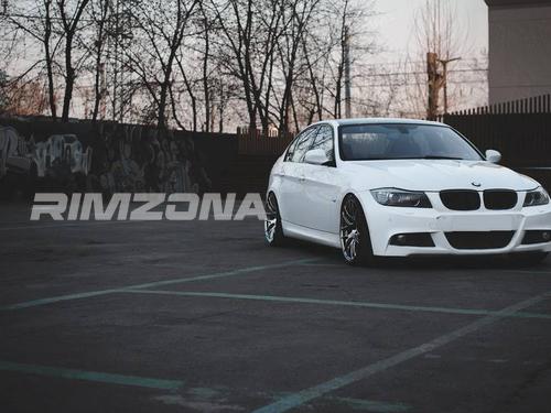 Литой диск XXR 530 R17 8.25J 5x100/5x114.3 ET35 dia 73.1 - Фото вживую на авто №3