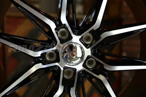 Литой диск В стиле Mercedes RFX13 R20 9/11J 5x112 ET23/38 dia 66.6 - Фото вживую №6