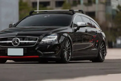 Литой диск В СТИЛЕ VOSSEN VFS2 R18 8J 5x112 ET38 dia 73.1 - Фото вживую на авто №4