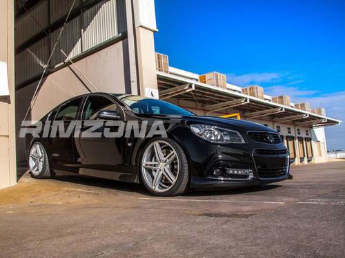 Литой диск В СТИЛЕ VOSSEN CV5 R18 8J 5x113 ET38 dia 73.1 - Фото вживую на авто №3