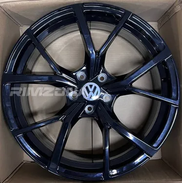 Литой диск В стиле Volkswagen AY-5499 R19 8J 5x112 ET30 dia 66.6