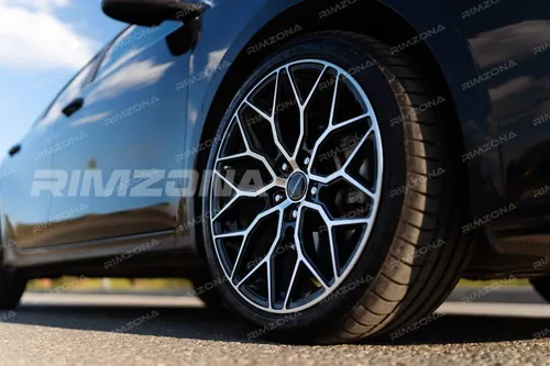 Литой диск В СТИЛЕ VOSSEN HF-2 R19 8.5J 5x114.3 ET35 dia 73.1 - Фото вживую на авто №4