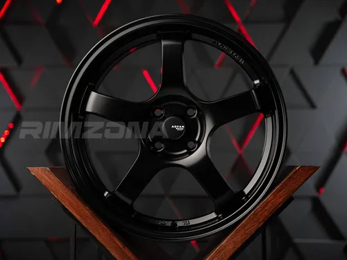 Литой диск ADVAN GT R17 7.5J 4x100 ET38 dia 73.1 - Фото вживую №3