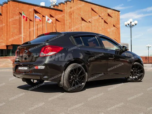 Литой диск В СТИЛЕ VOSSEN CVT R17 7.5J 4x100 ET38 dia 73.1 - Фото вживую на авто №6