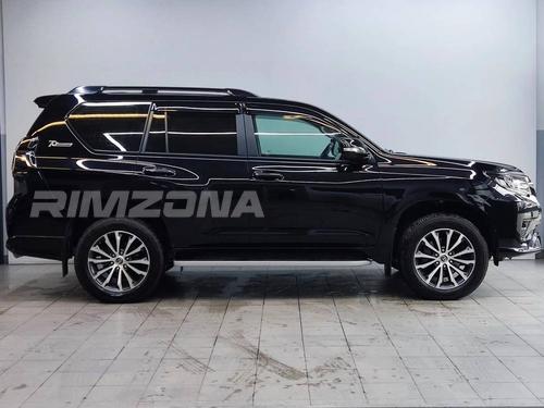 Литой диск В стиле Toyota PRADO 2 R17 7.5J 6x139.7 ET25 dia 106.1 - Фото вживую на авто №3