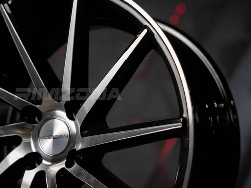 Литой диск В СТИЛЕ VOSSEN CVT R15 6J 4x100 ET40 dia 60.1 - Фото вживую №4