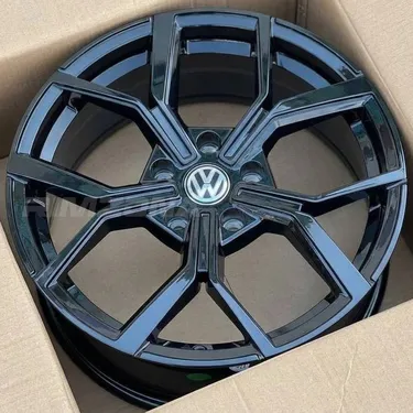 Литой диск В стиле Volkswagen Passat B8 R17 7.5J 5x100 ET42 dia 57.1