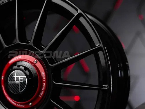 Литой диск OZ RACING SUPERTURISMO LM R17 7.5J 5x114.3 ET35 dia 73.1 - Фото вживую №5